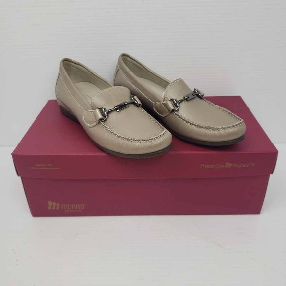 Munro American Womens Kimi Loafer Flat Shoes Beige Leather Horsebit 6.5 M New - Picture 1 of 16